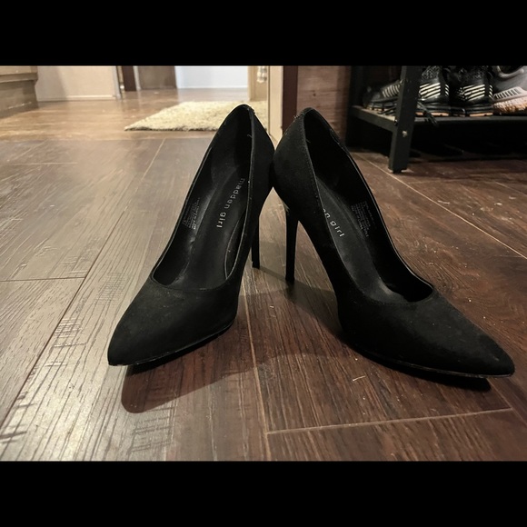 Heels, sold as a pair - Picture 2 of 8